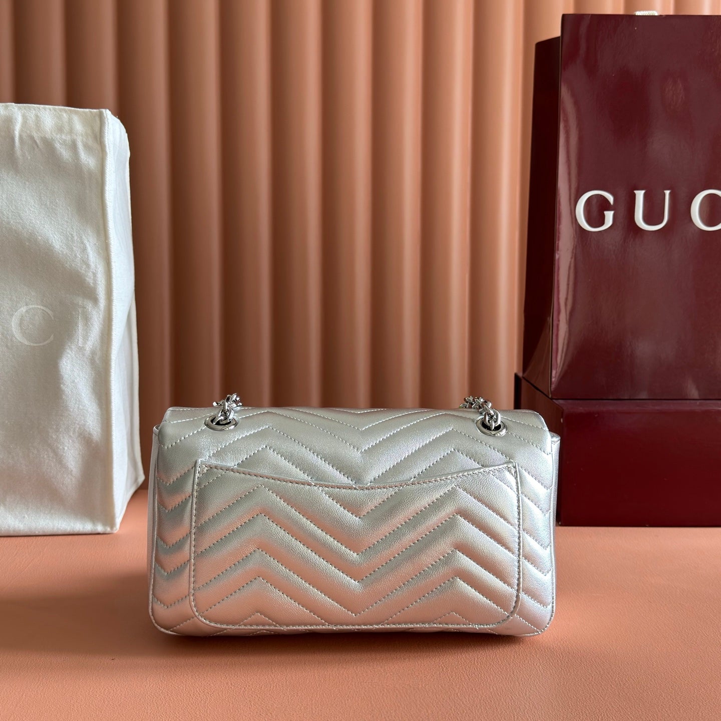 GUCCI 26S GG MARMONT BAG 26 IN SILVER LAMBSKIN