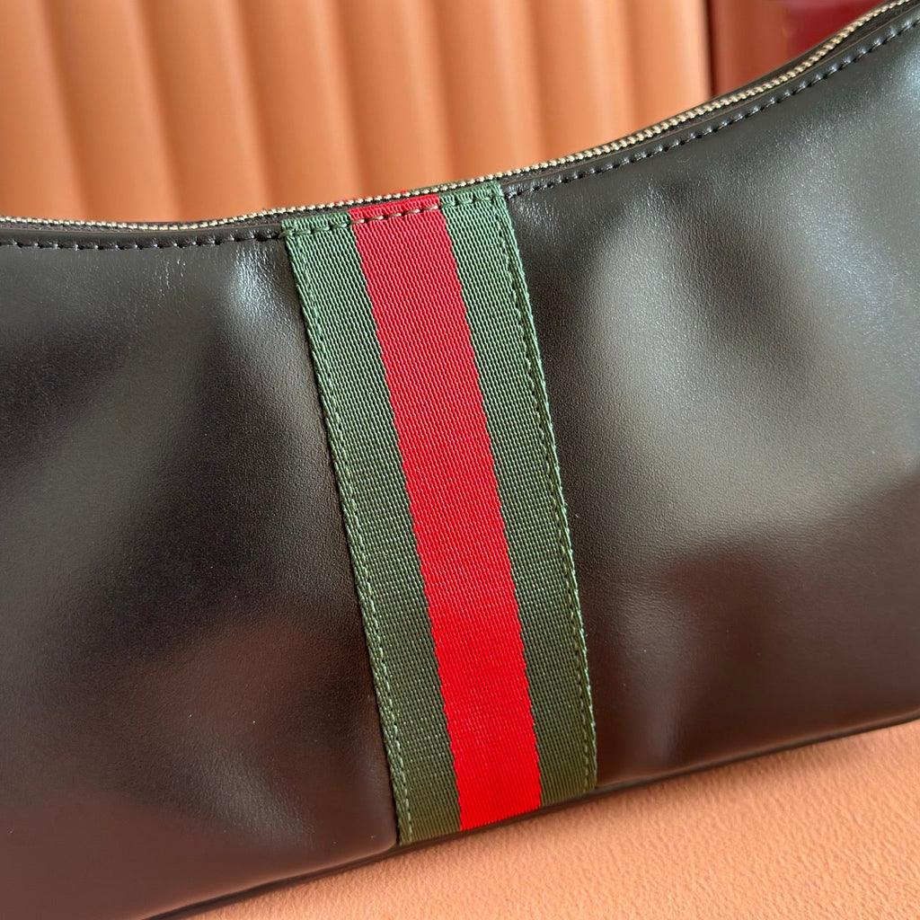 GUCCI 26S LUNETTA SHOULDER BAG 22 IN BLACK CALFSKIN
