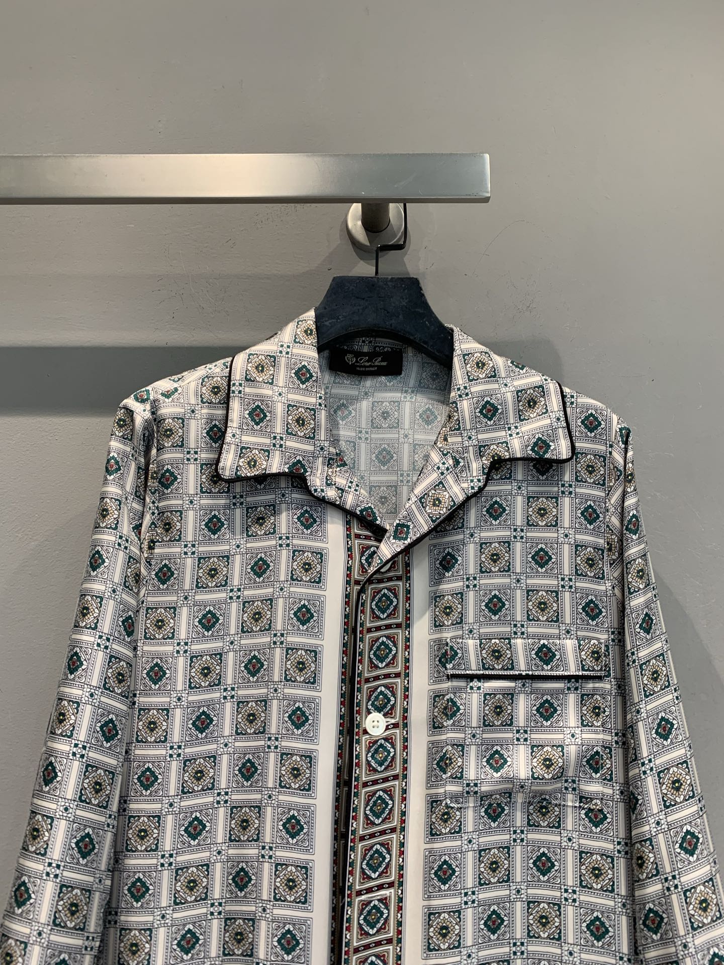 LORO PIANA 26S SILK SHIRT 686