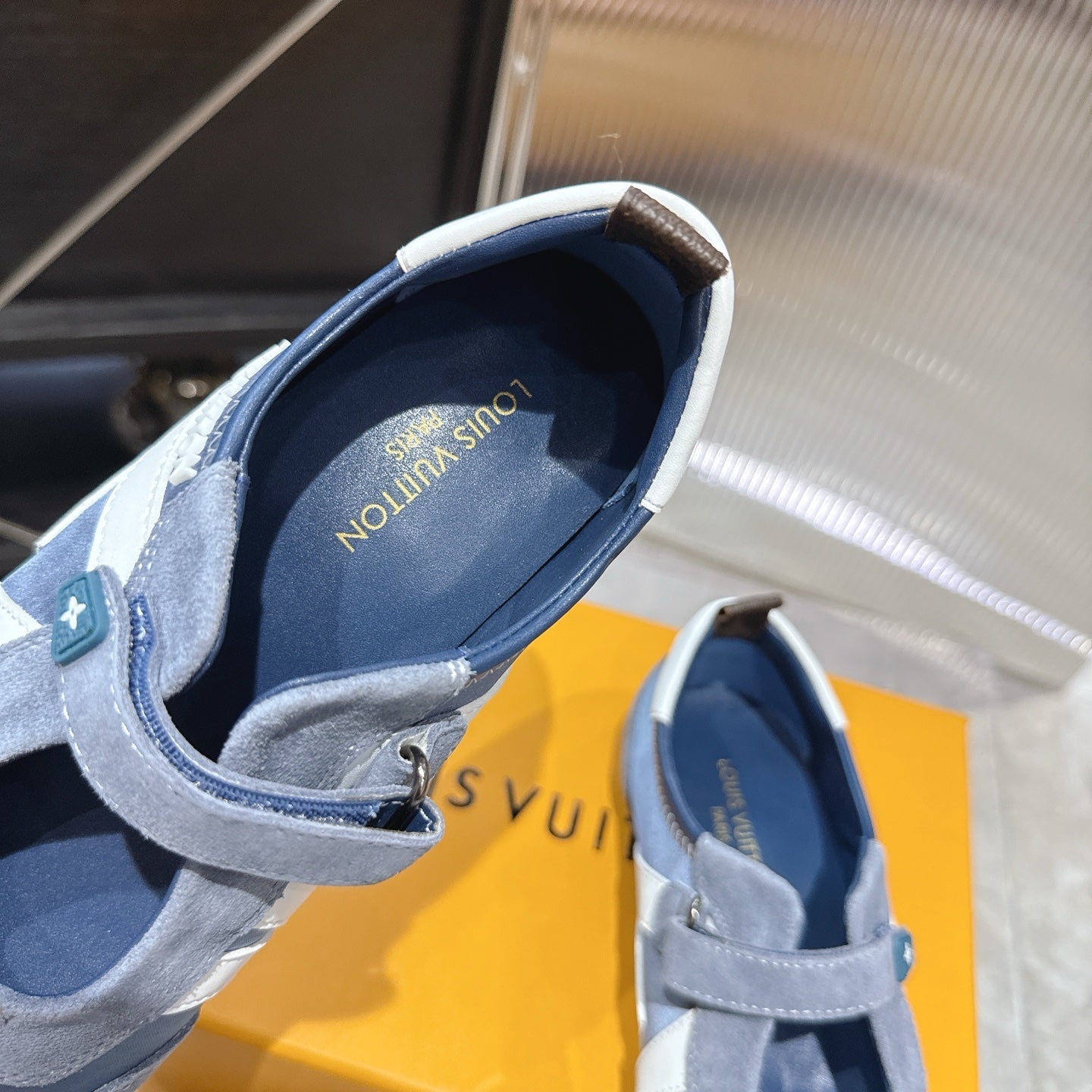 LV 26S SNEAKERINA MARY JANE IN BLUE SUEDE
