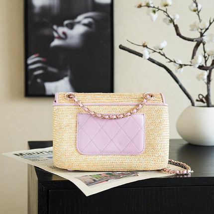 CHANEL 26S CLASSIC FLAP MEDIUM 23 IN NATURAL RAFFIA AND LIGHT PURPLE CALFSKIN GOLD HARDWARE