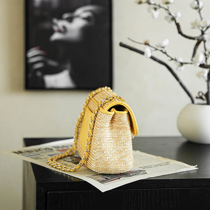 CHANEL 26S CLASSIC FLAP MEDIUM 23 IN NATURAL RAFFIA AND YELLOW CALFSKIN GOLD HARDWARE