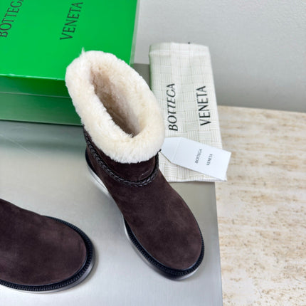BOTTEGA VENETA 26S FUR-LINED BOOTS IN DARK BROWN SUEDE AND WHITE WOOL