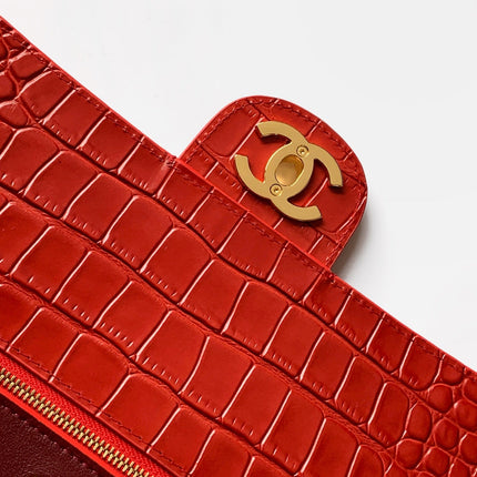 CHANEL 26S SOUPLISSIMO MAXI FLAP 39 IN RED CROCODILE-EMBOSSED CALFSKIN GOLD HARDWARE