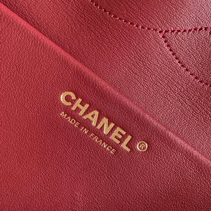 CHANEL 26S SOUPLISSIMO MAXI FLAP MEDIUM 32 IN RED CROCODILE-EMBOSSED CALFSKIN GOLD HARDWARE
