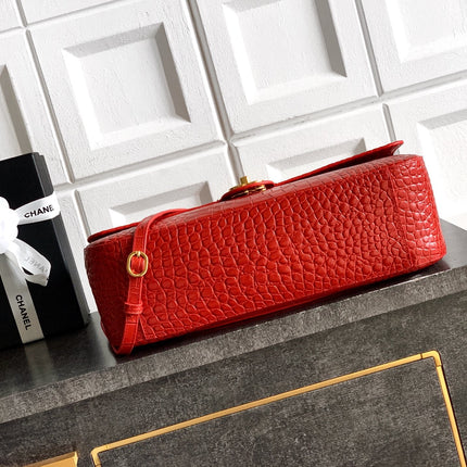 CHANEL 26S SOUPLISSIMO MAXI FLAP MEDIUM 32 IN RED CROCODILE-EMBOSSED CALFSKIN GOLD HARDWARE