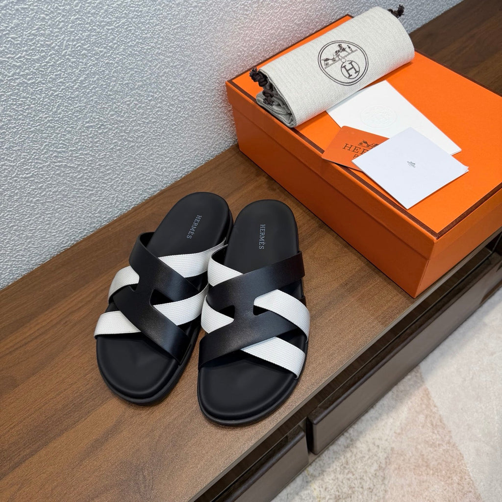HM 26S KAZIMIR SANDAL IN BLACK CALFSKIN AND WHITE FABRIC
