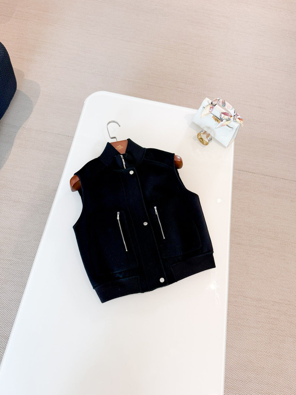 HERMES 25S SLEEVELESS JACKET 121