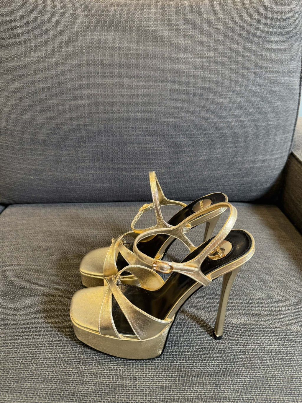 YSL 26S CROSS-STRAP SANDALS 150 MM IN GOLD CALFSKIN