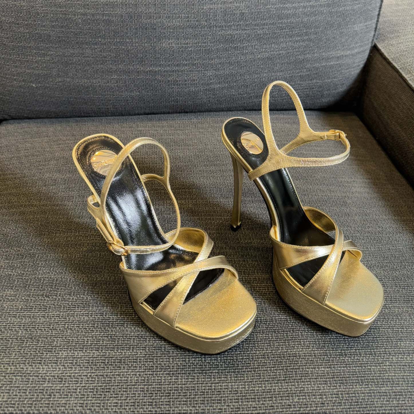 YSL 26S CROSS-STRAP SANDALS 150 MM IN GOLD CALFSKIN