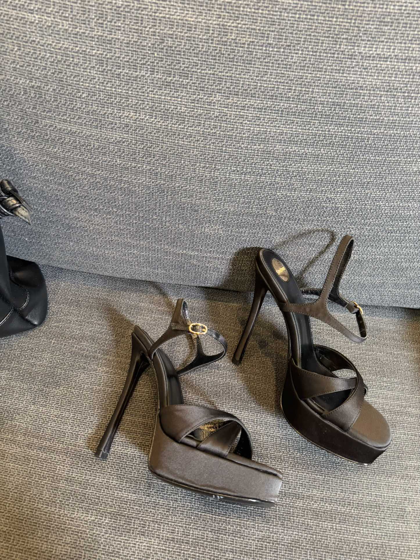 YSL 26S CROSS-STRAP SANDALS 150 MM IN BLACK SATIN