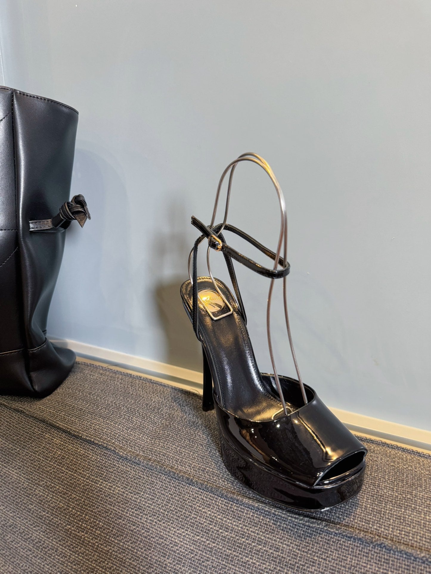 YSL 26S PLATFORM SANDALS 150 MM IN BLACK PATENT CALFSKIN