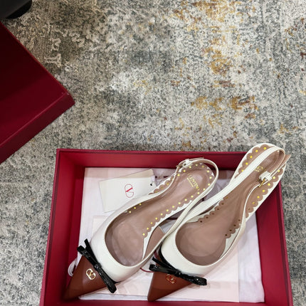 VALENTINO 26S BOW SLINGBACKS 75 MM IN WHITE AND BROWN CALFSKIN