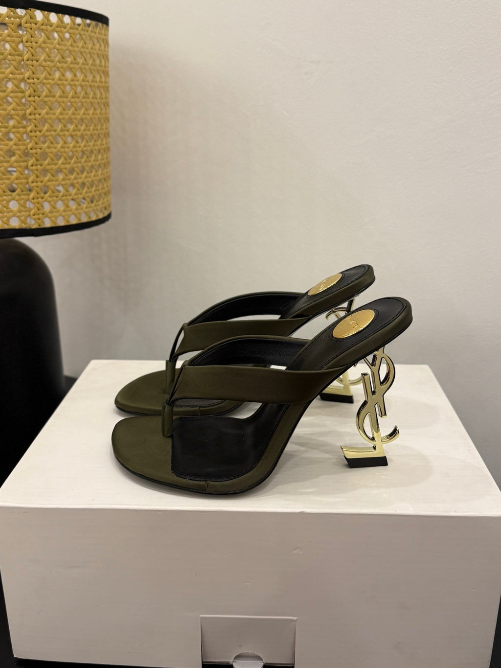 YSL 26S TOE-POST HIGH HEEL SANDALS IN MOSS GREEN SATIN