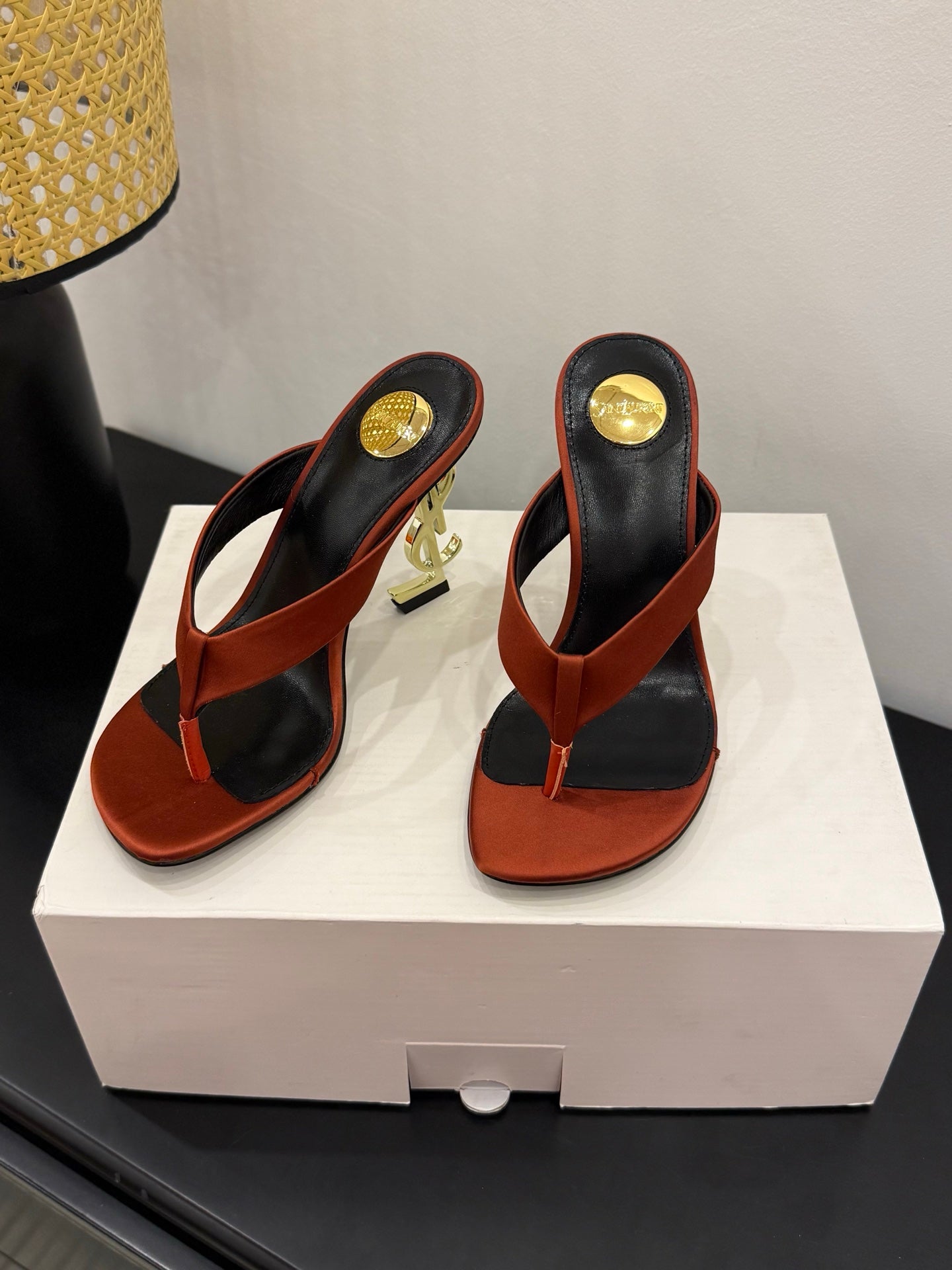 YSL 26S TOE-POST HIGH HEEL SANDALS IN ORANGE SATIN