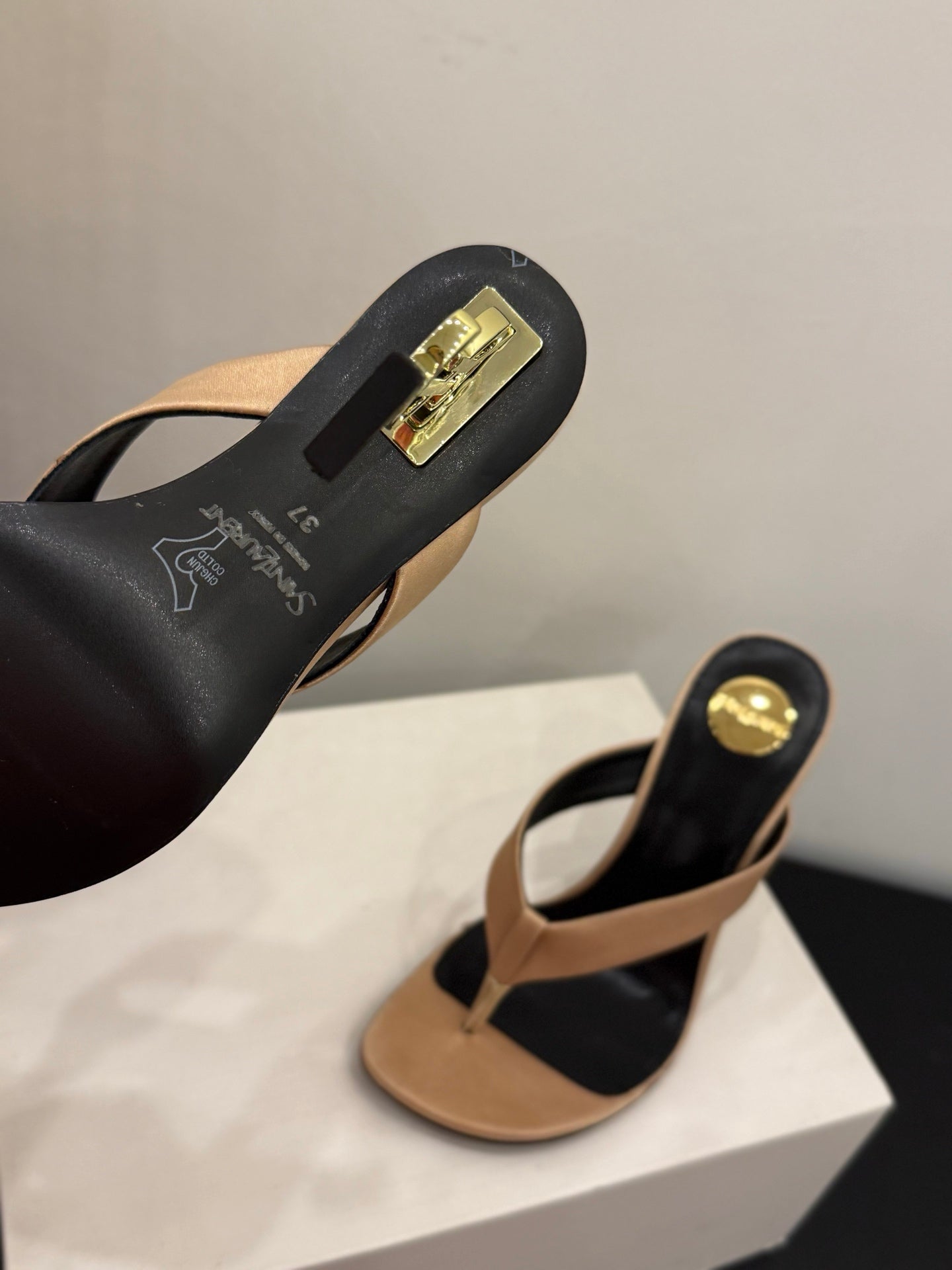 YSL 26S TOE-POST HIGH HEEL SANDALS IN SANDY BROWN SATIN