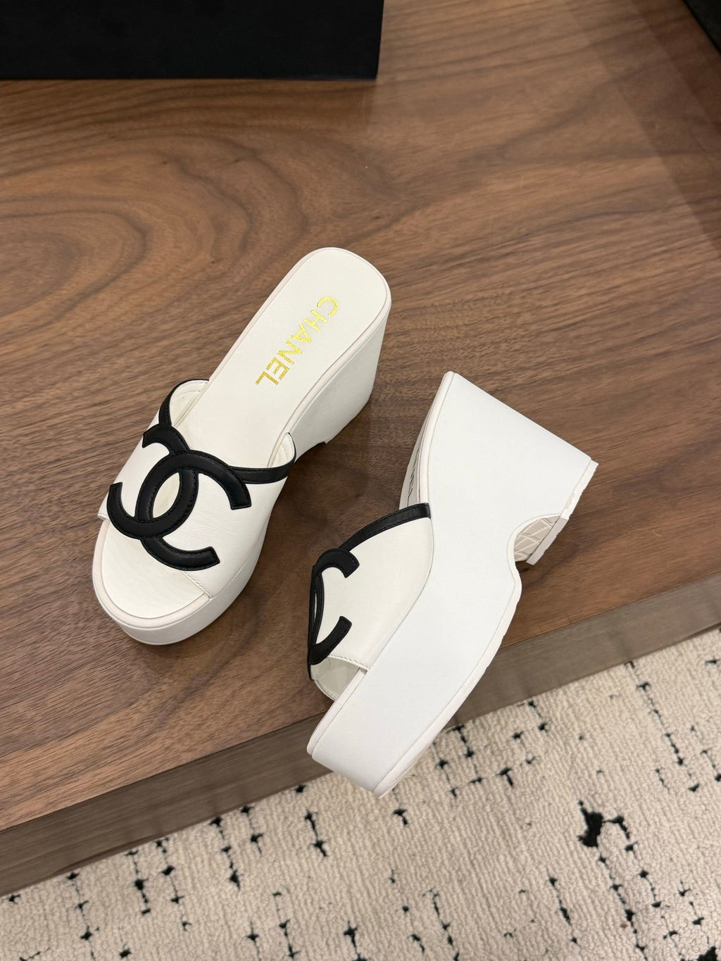CHANEL 26S WEDGE SANDALS 95 MM IN WHITE CALFSKIN