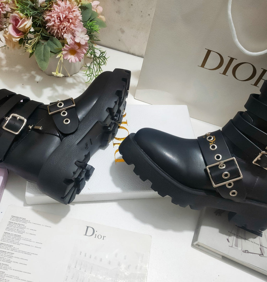 CD ZIPPER BUCKLE BOOTS IN BLACK CALFSKIN