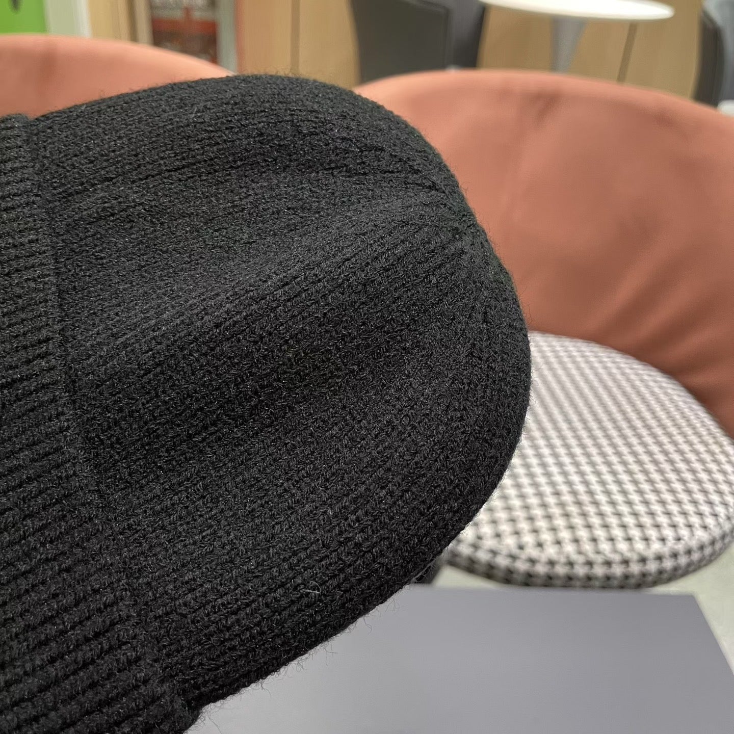 MONCLER BEANIE HAT IN BLACK WOOL 952646