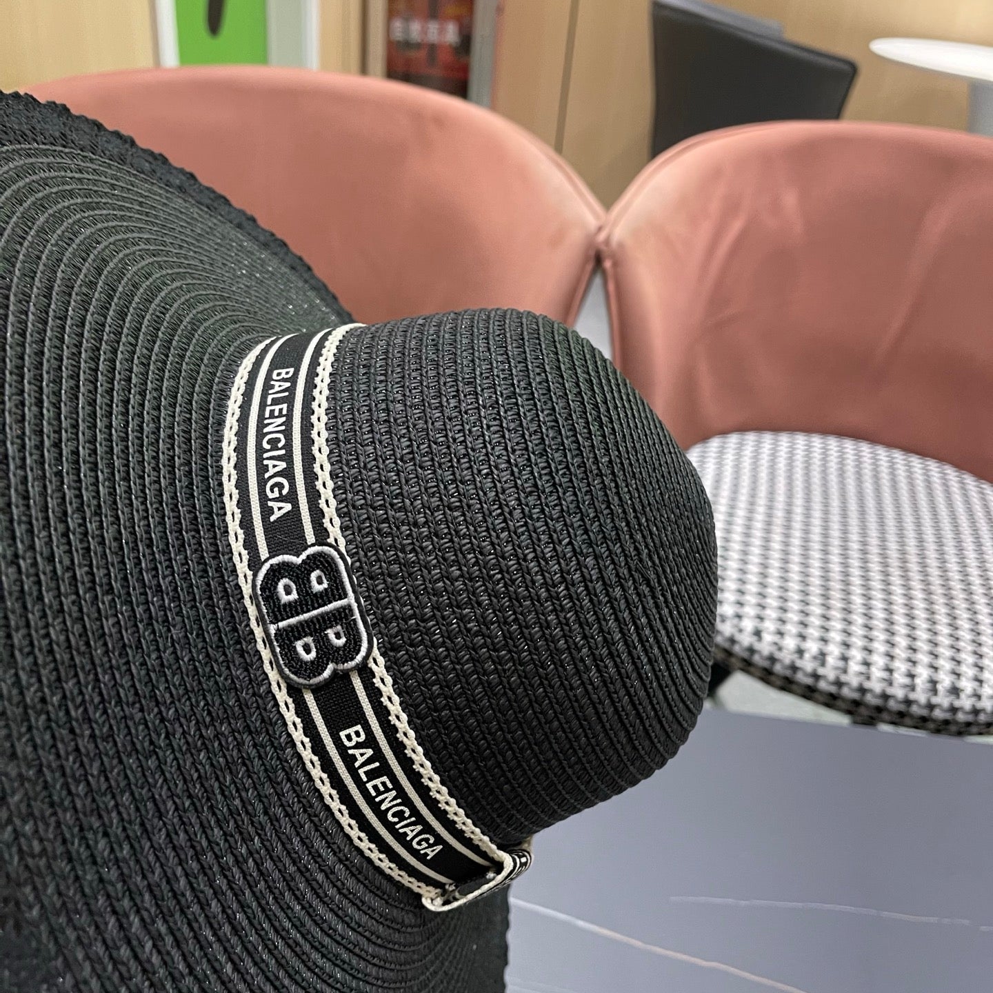 BALENCIAGA 26S WIDE-BRIMMED HAT STYLE 108