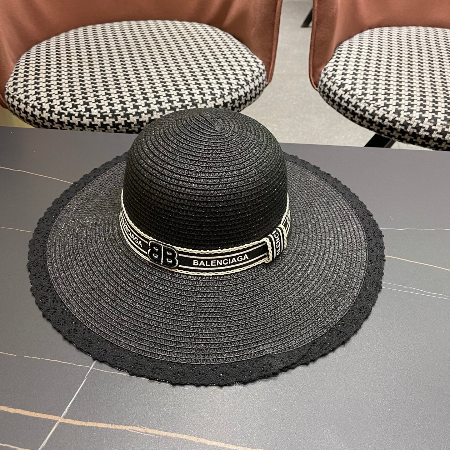 BALENCIAGA 26S WIDE-BRIMMED HAT STYLE 108