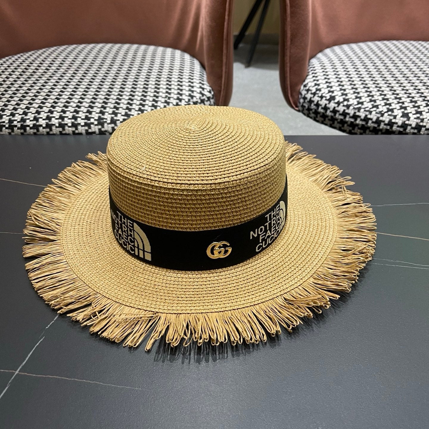 GUCCI 26S WIDE-BRIMMED STRAW HAT STYLE 67