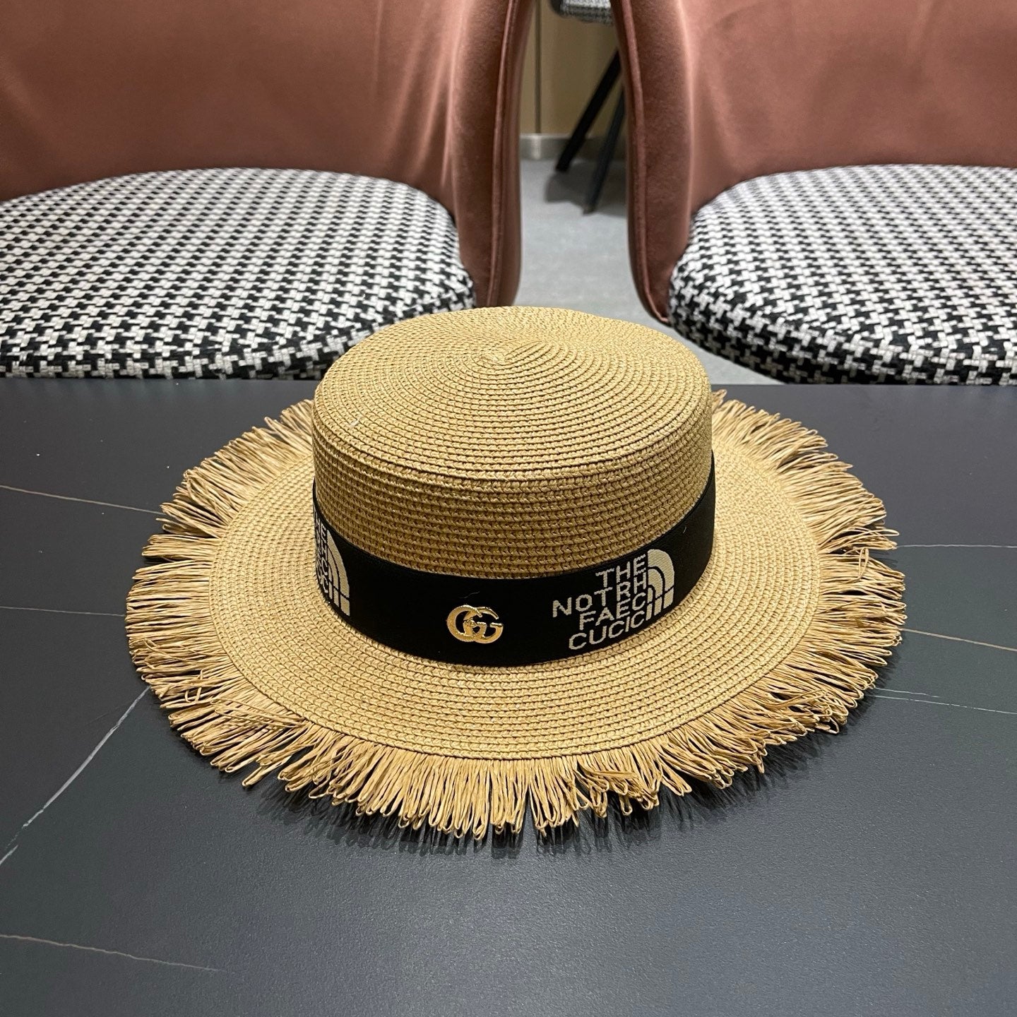 GUCCI 26S WIDE-BRIMMED STRAW HAT STYLE 67