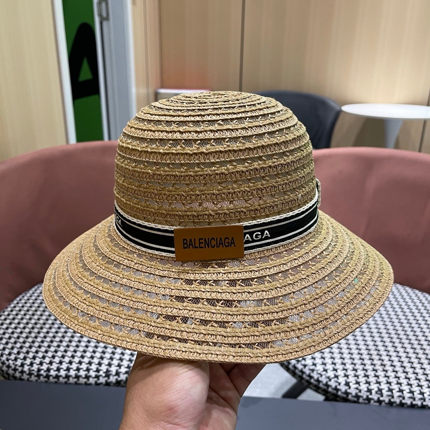 BALENCIAGA 26S WIDE-BRIMMED HAT STYLE 77