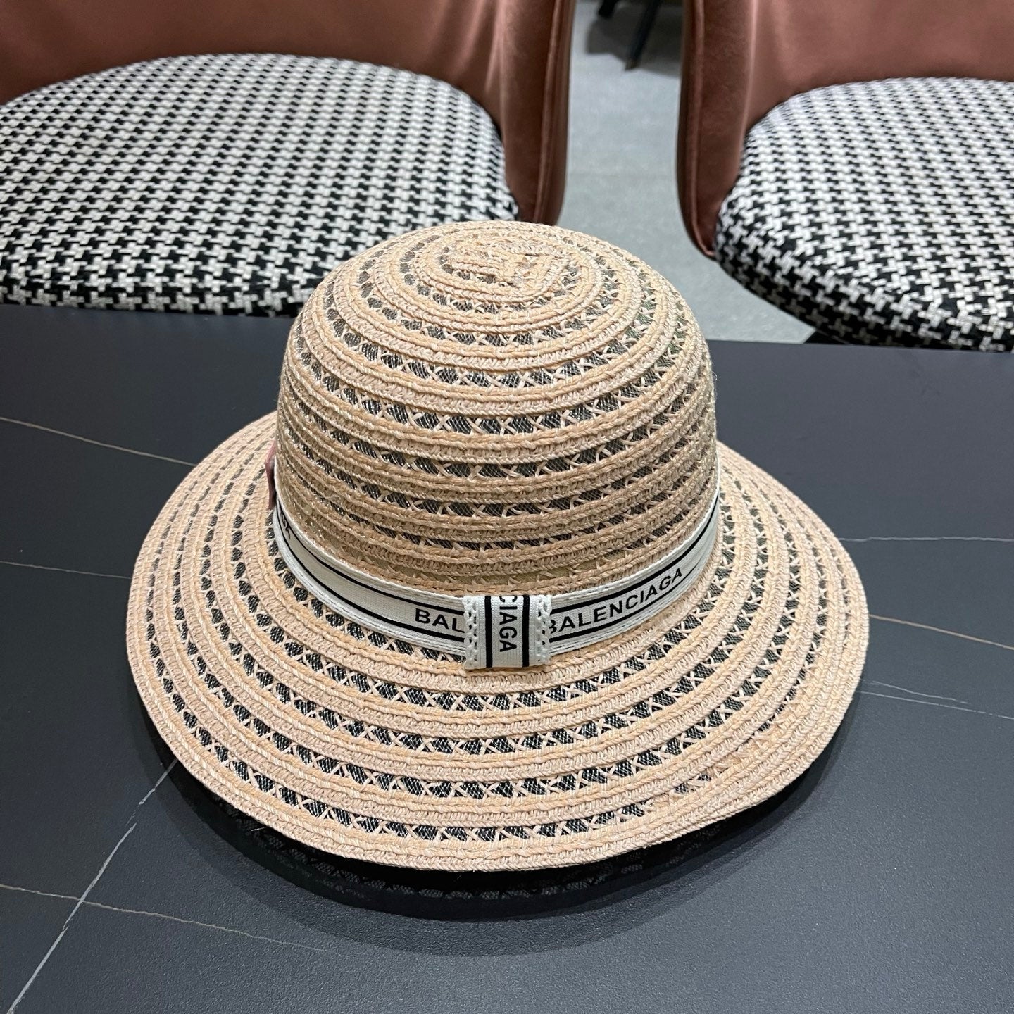 BALENCIAGA 26S WIDE-BRIMMED HAT STYLE 75