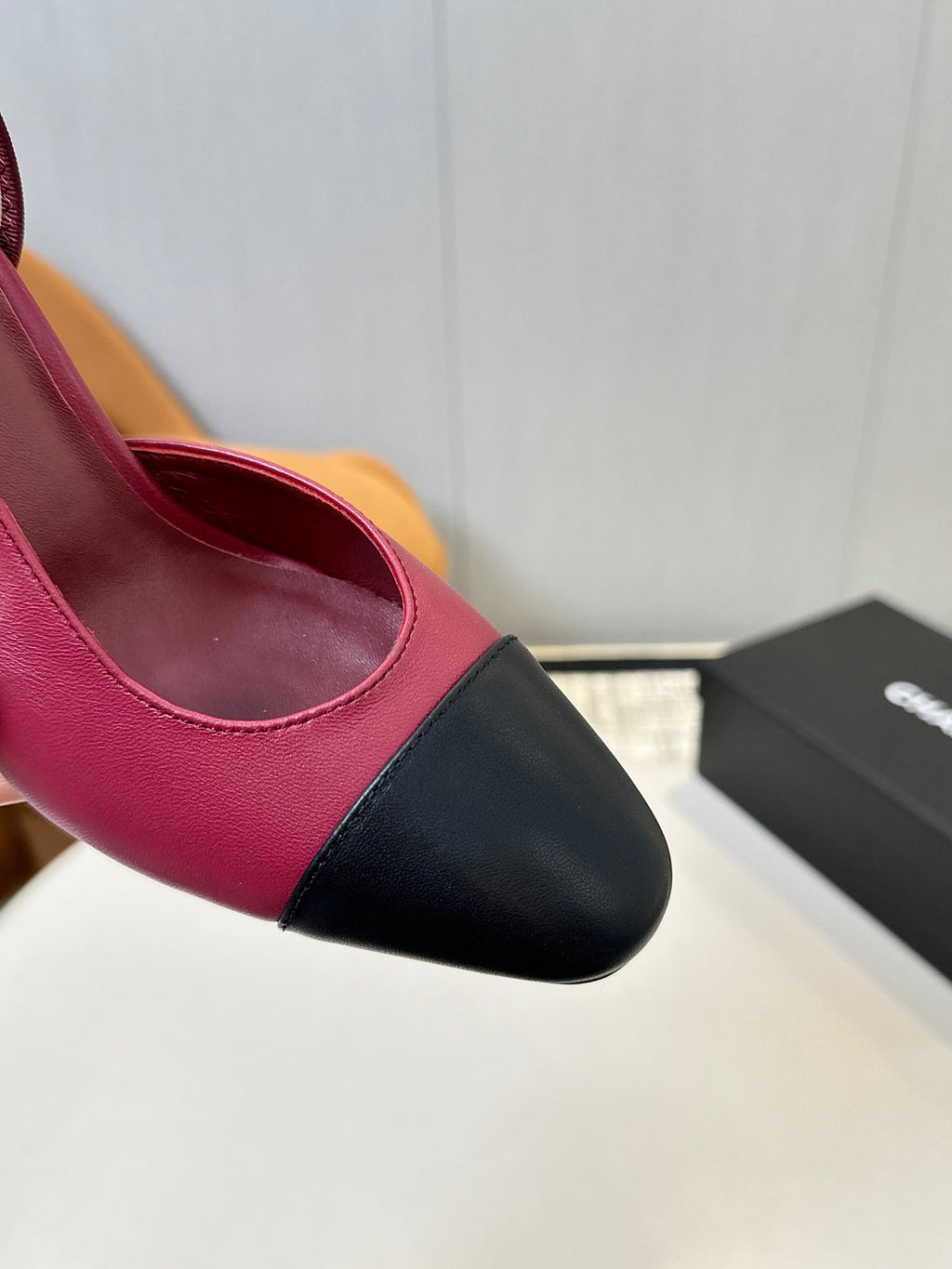 CC SLINGBACK IN BURGUNDY RED MIX BLACK CALFSKIN