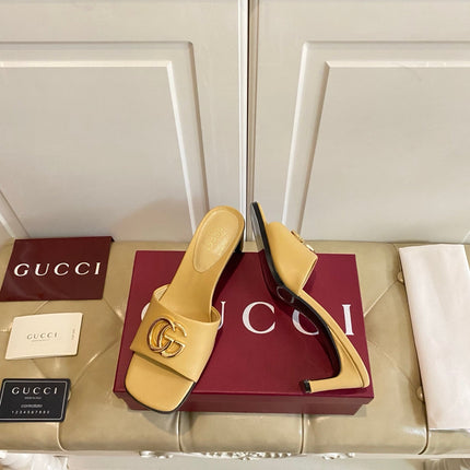 GUCCI 26S HIGH-HEELED SANDALS IN DARK BEIGE CALFSKIN WITH GOLD HARDWARE
