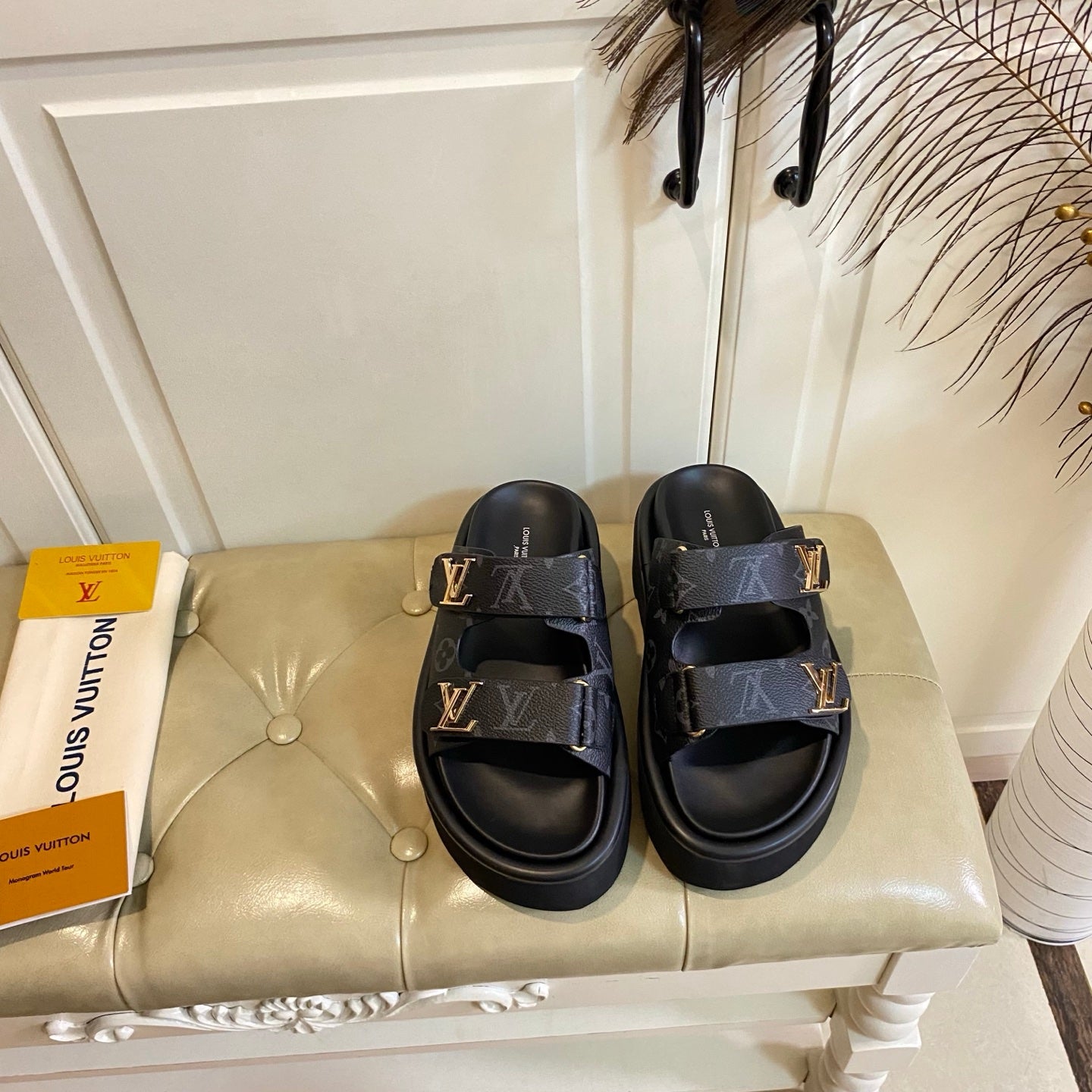 LV 26S WEDGE SLIDES 45 MM IN BACK MONOGRAM COATED CANVAS