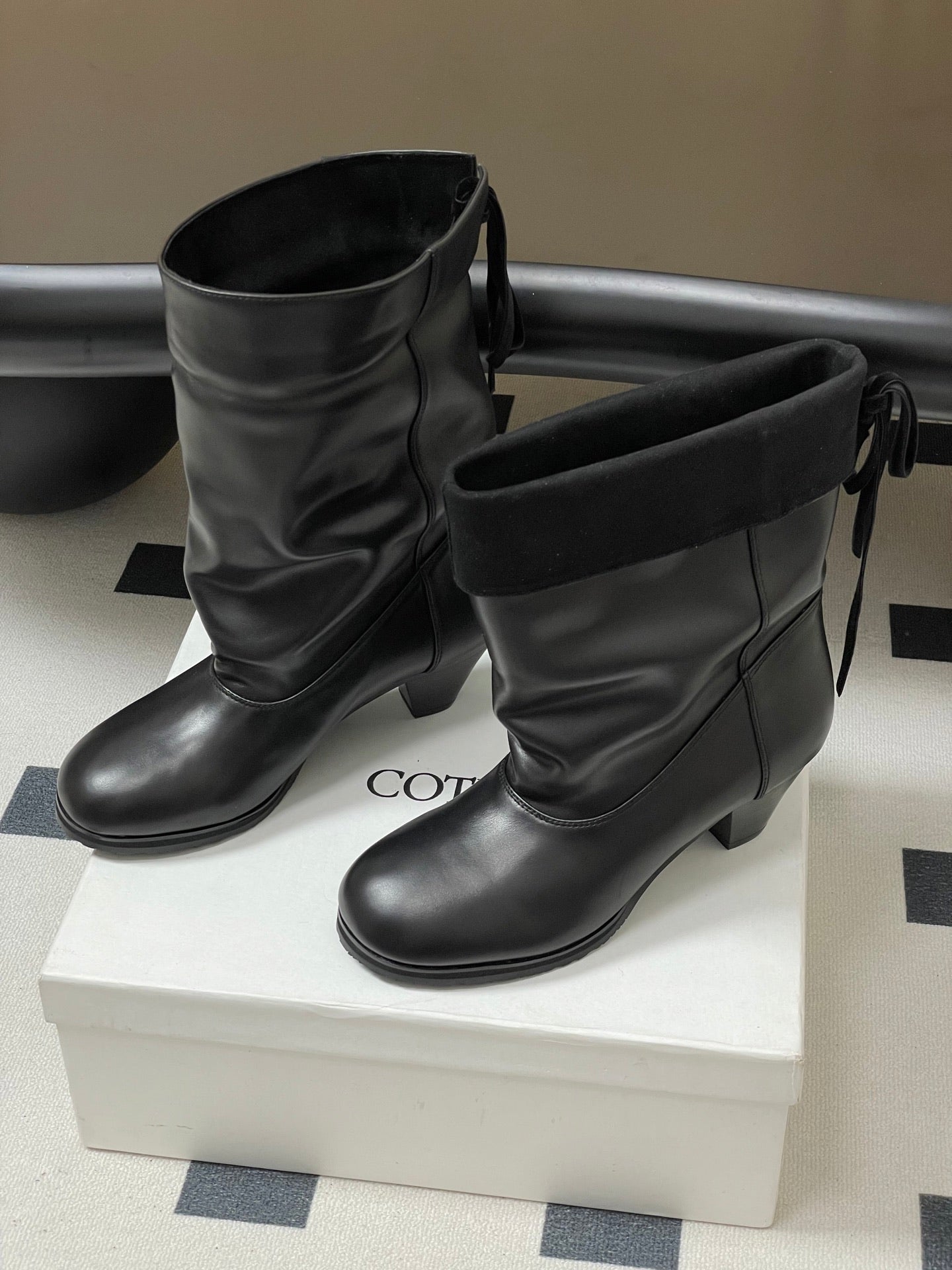 ALO 25S FOLD-OVER ANKLE BOOTS 50 MM IN BLACK LAMBSKIN