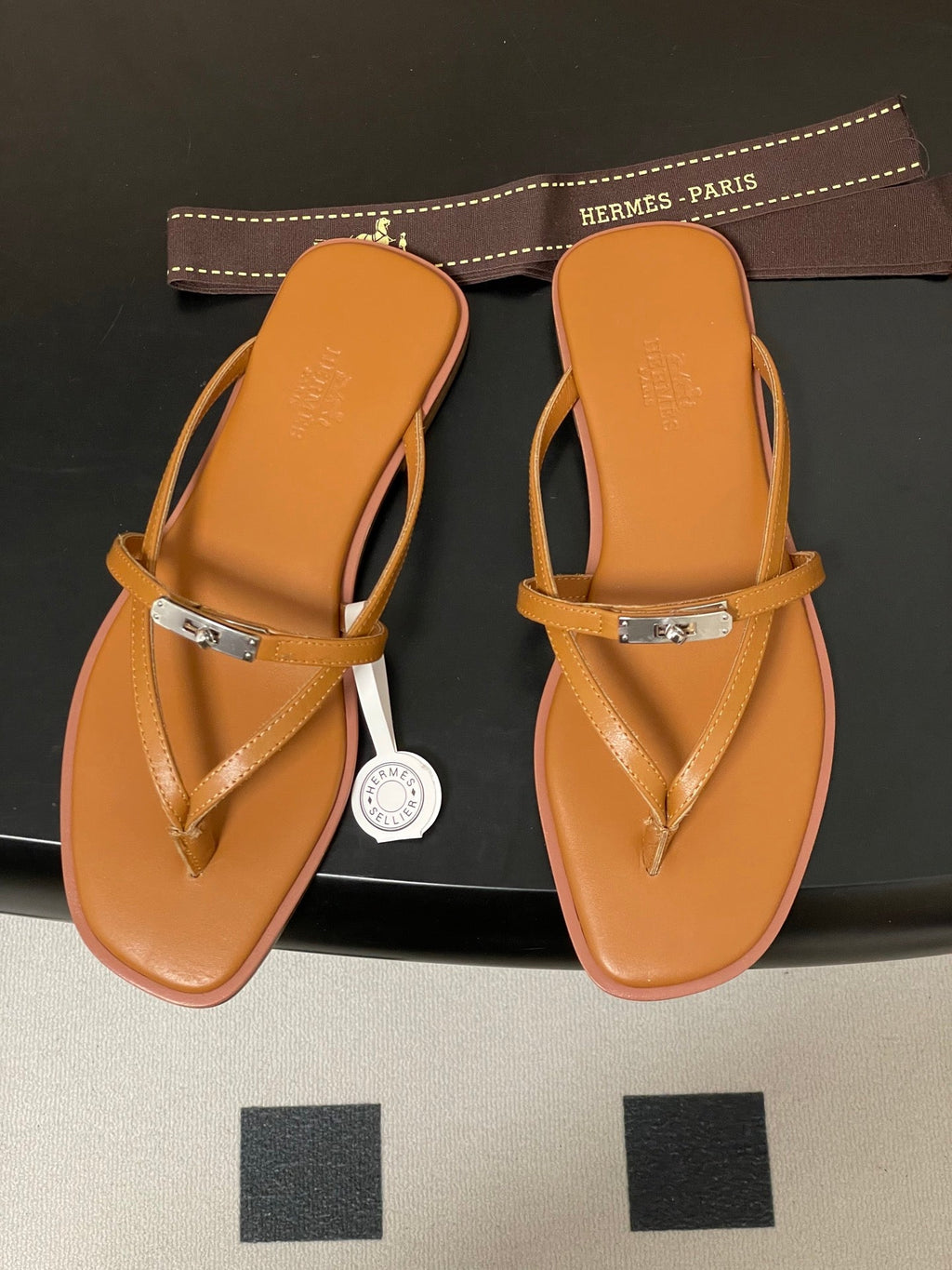 HM 0RAN SANDALS IN TAN BROWN CALFSKIN