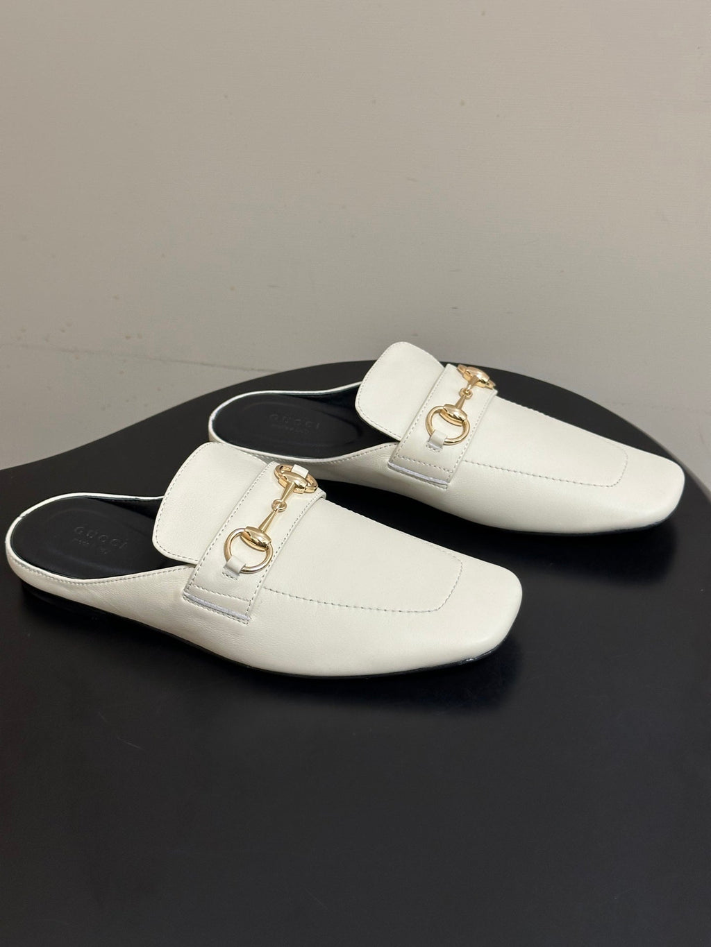 GUCCI 26S HORSEBIT LOAFER MULES IN WHITE CALFSKIN