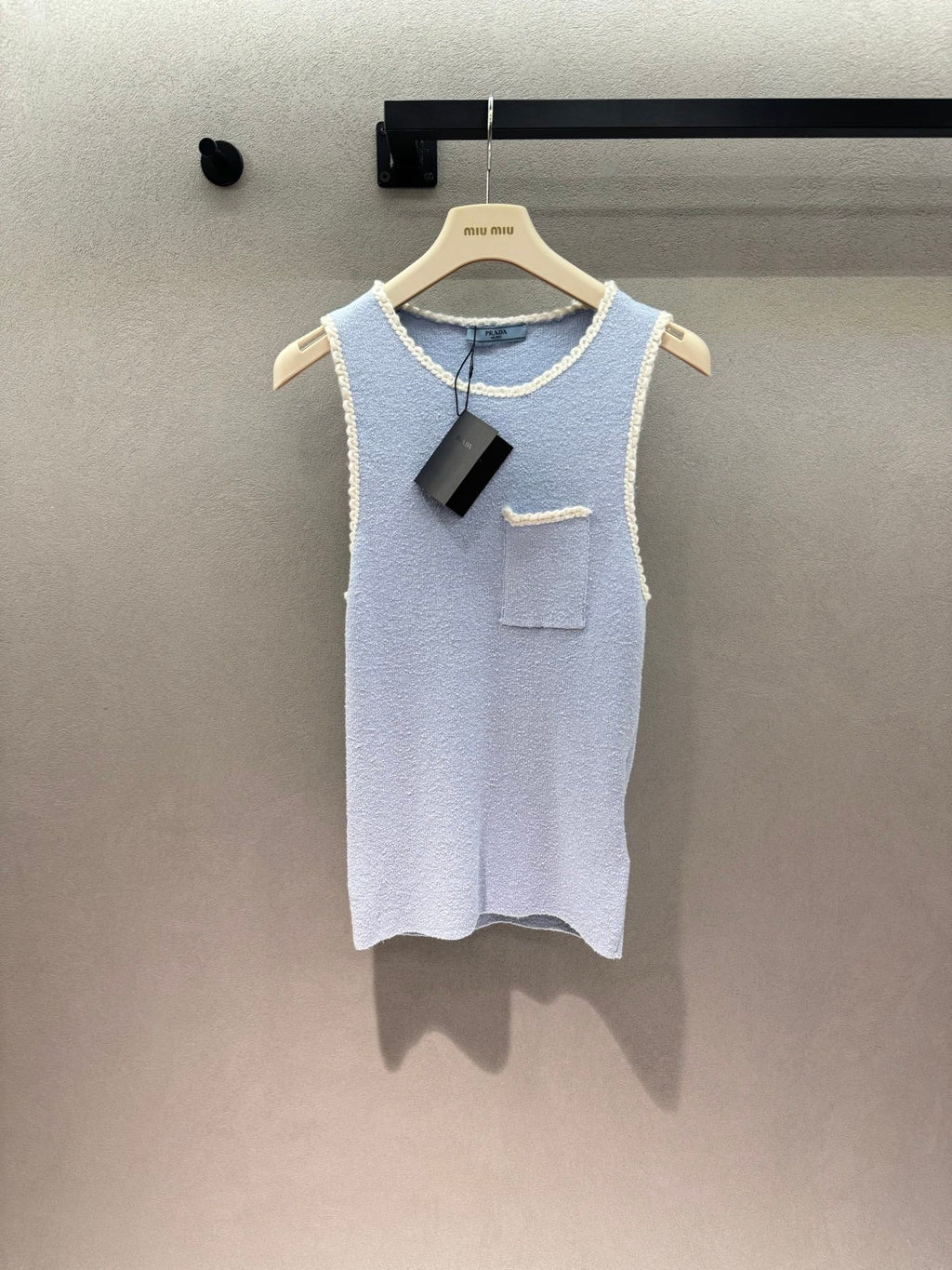 PRADA 26S SLEEVELESS SWEATER STYLE 870