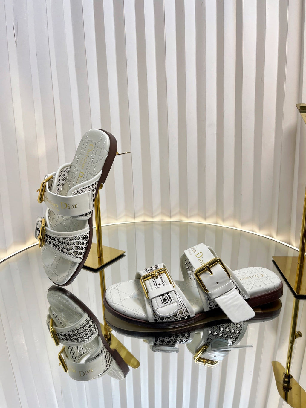 D-AVENUE SLIDES 25S IN WHITE CALFSKIN MICRO CANNAGE MOTIF