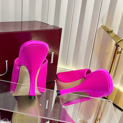 GUCCI 26S HIGH-HEELED SANDALS 100 MM IN DARK PINK SATIN