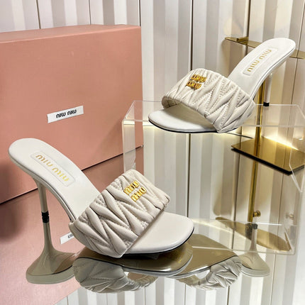 MIUMIU 26S HIGH-HEEL MULE SANDALS 85MM IN LIGHT BEIGE CALFSKIN GOLD HARDWARE