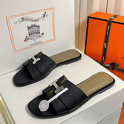HM 26S ORAN SANDALS IN BLACK EPSOM CALFSKIN SILVER HARDWARE