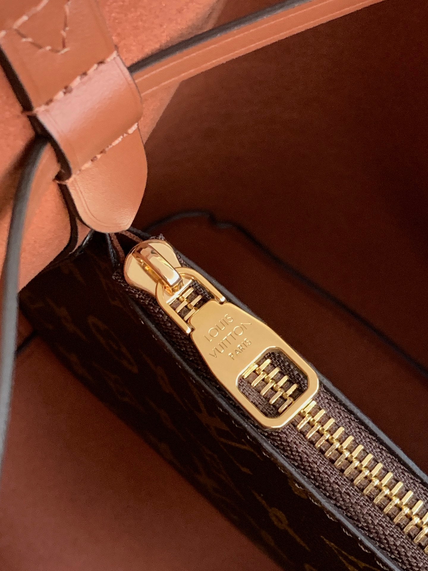 LV 26S GASTON BAG 26 IN BROWN MONOGRAM CANVAS STYLE 1