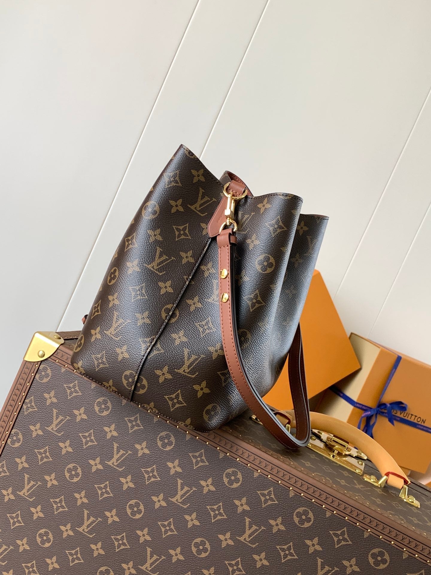 LV 26S GASTON BAG 26 IN BROWN MONOGRAM CANVAS STYLE 1