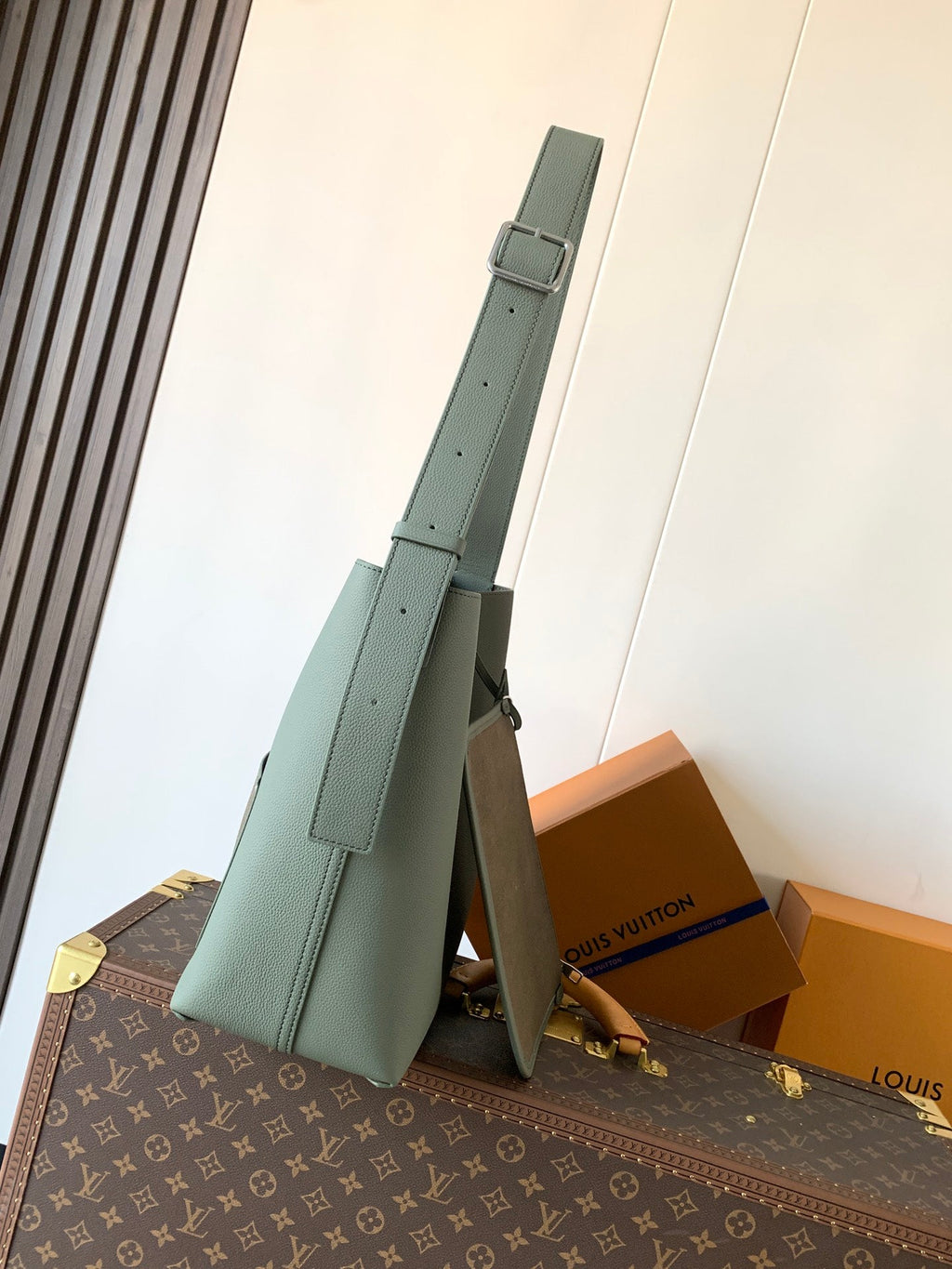 LV 26S VERSO HOBO BAG 33 IN PASTEL GREEN CALFSKIN