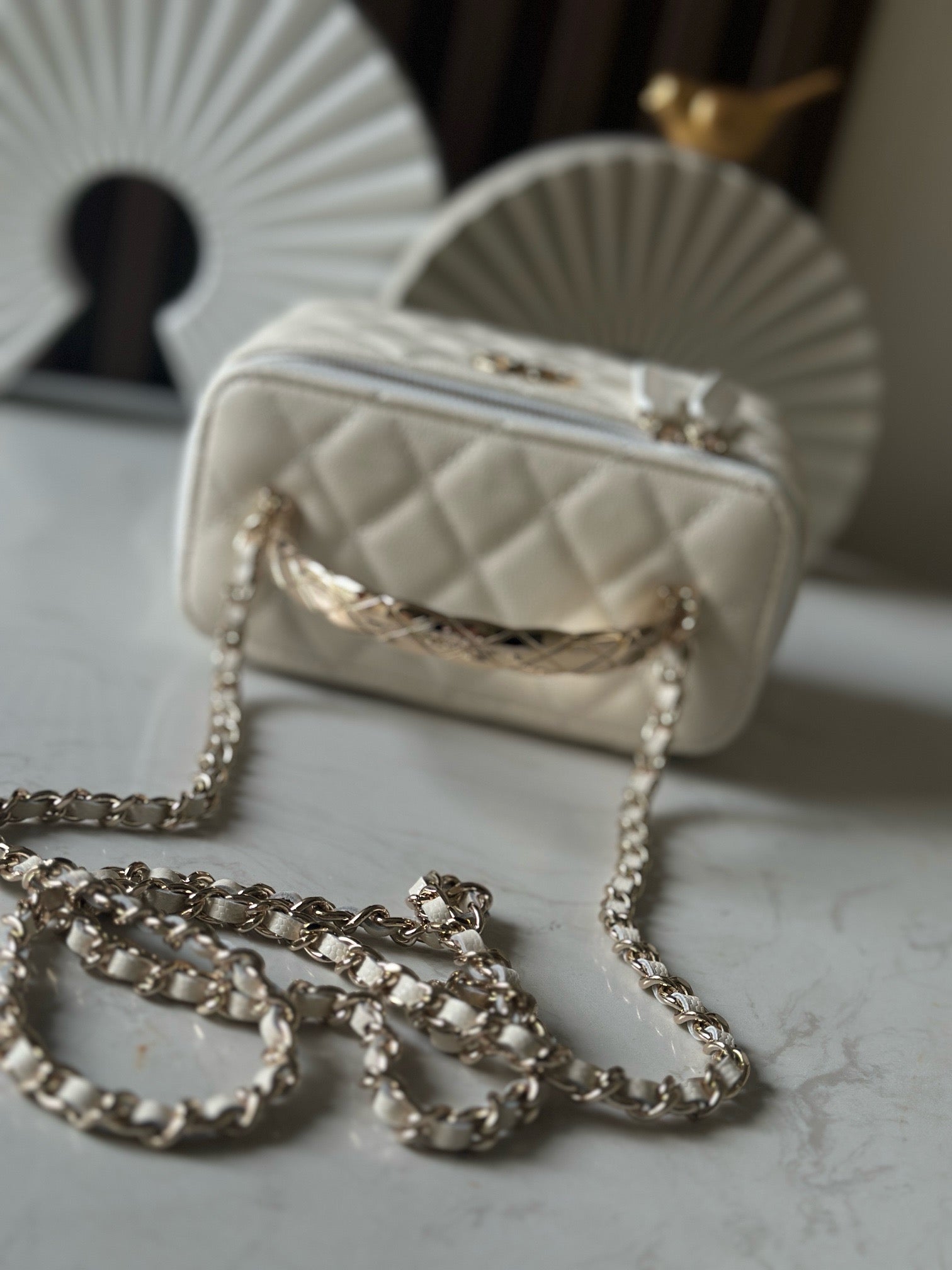 CHANEL 25S COCO CRUSH 17 IN CREAM CALFSKIN GOLD HARDWARE