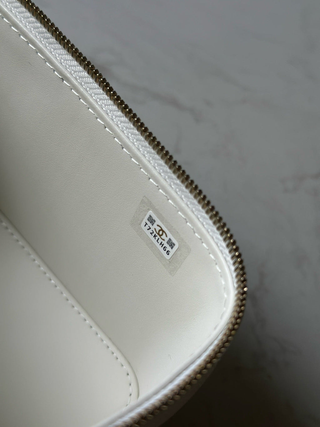 CHANEL 25S COCO CRUSH 17 IN CREAM CALFSKIN GOLD HARDWARE