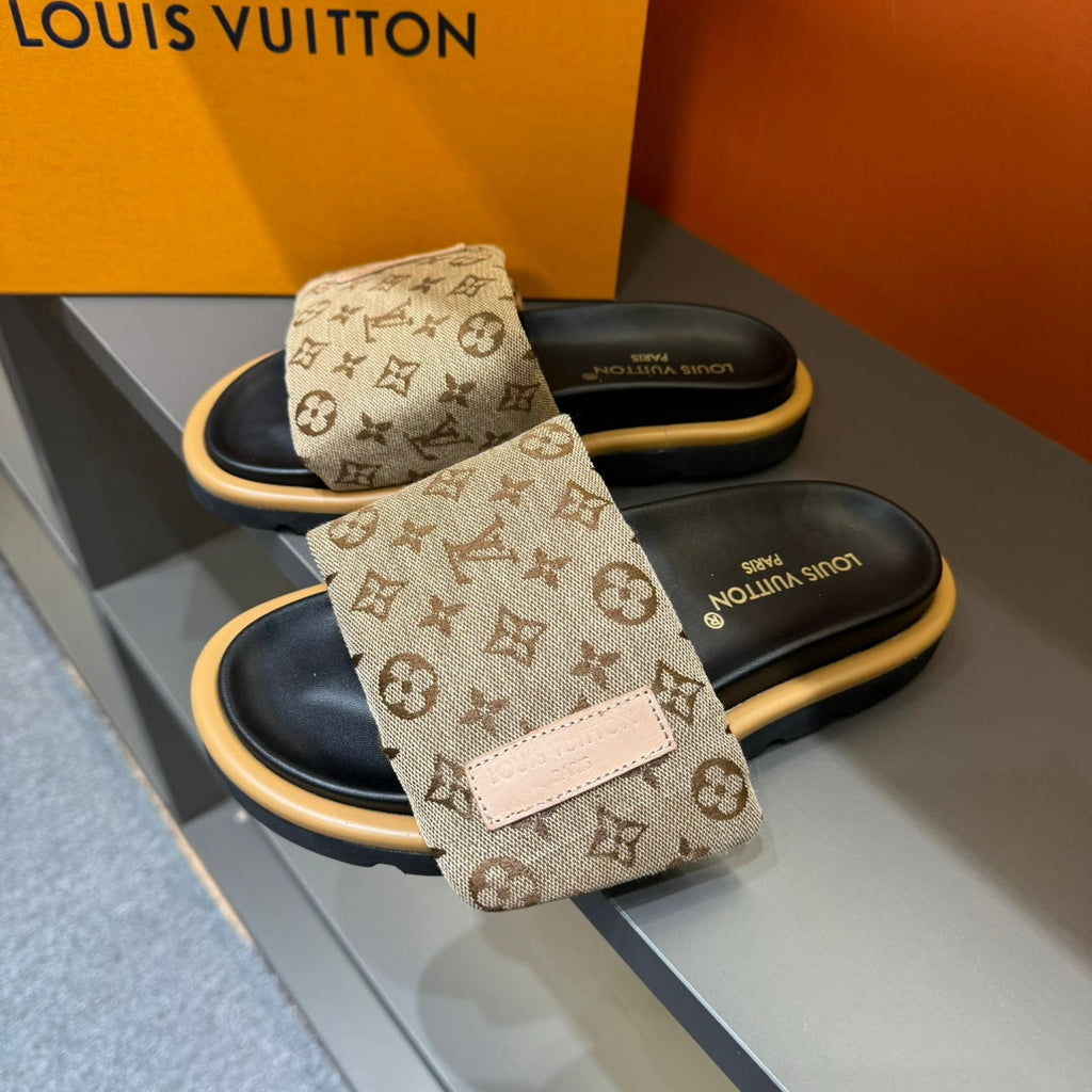 LV VELCRO SLIPPERS IN PEANUT BROWN MONOGRAM JACQUARD