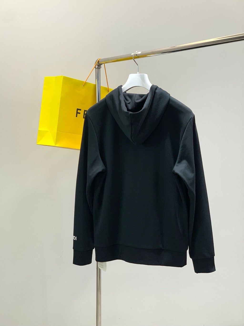 FENDI 26S ZIP-UP HOODIE 185