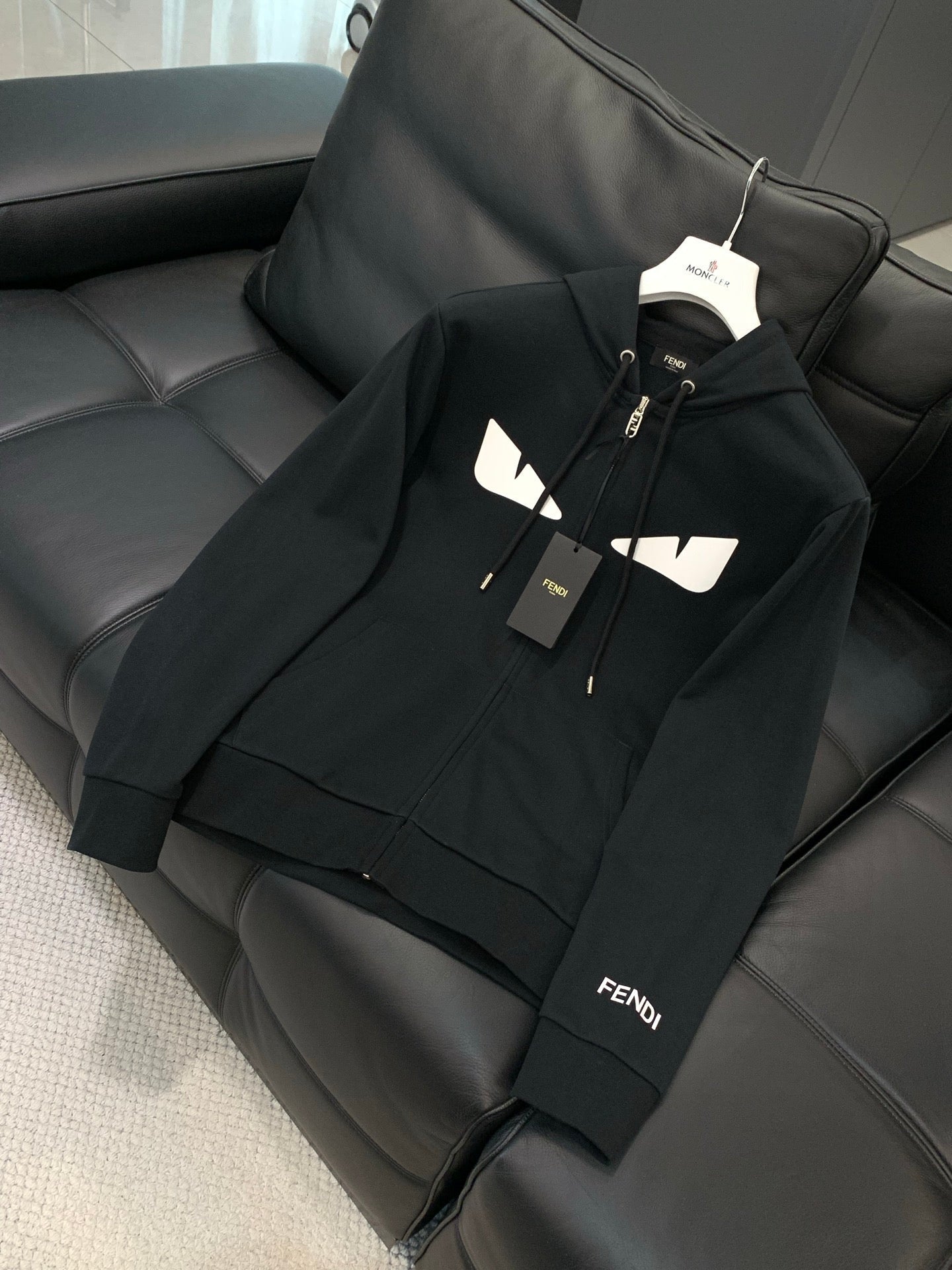 FENDI 26S ZIP-UP HOODIE 185