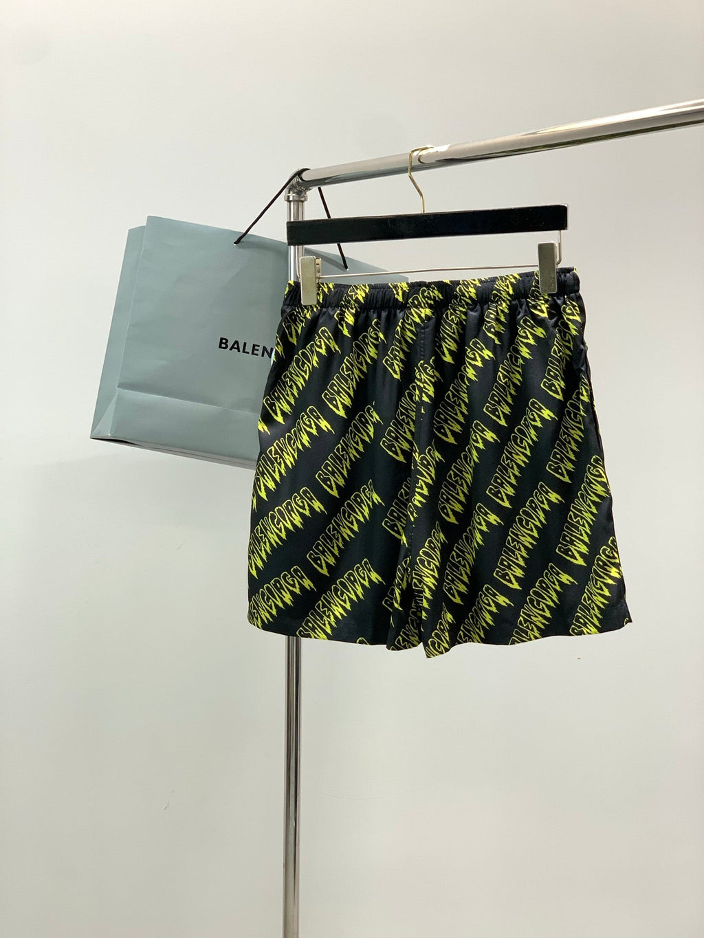 BALENCIAGA 26S SHORTS 097
