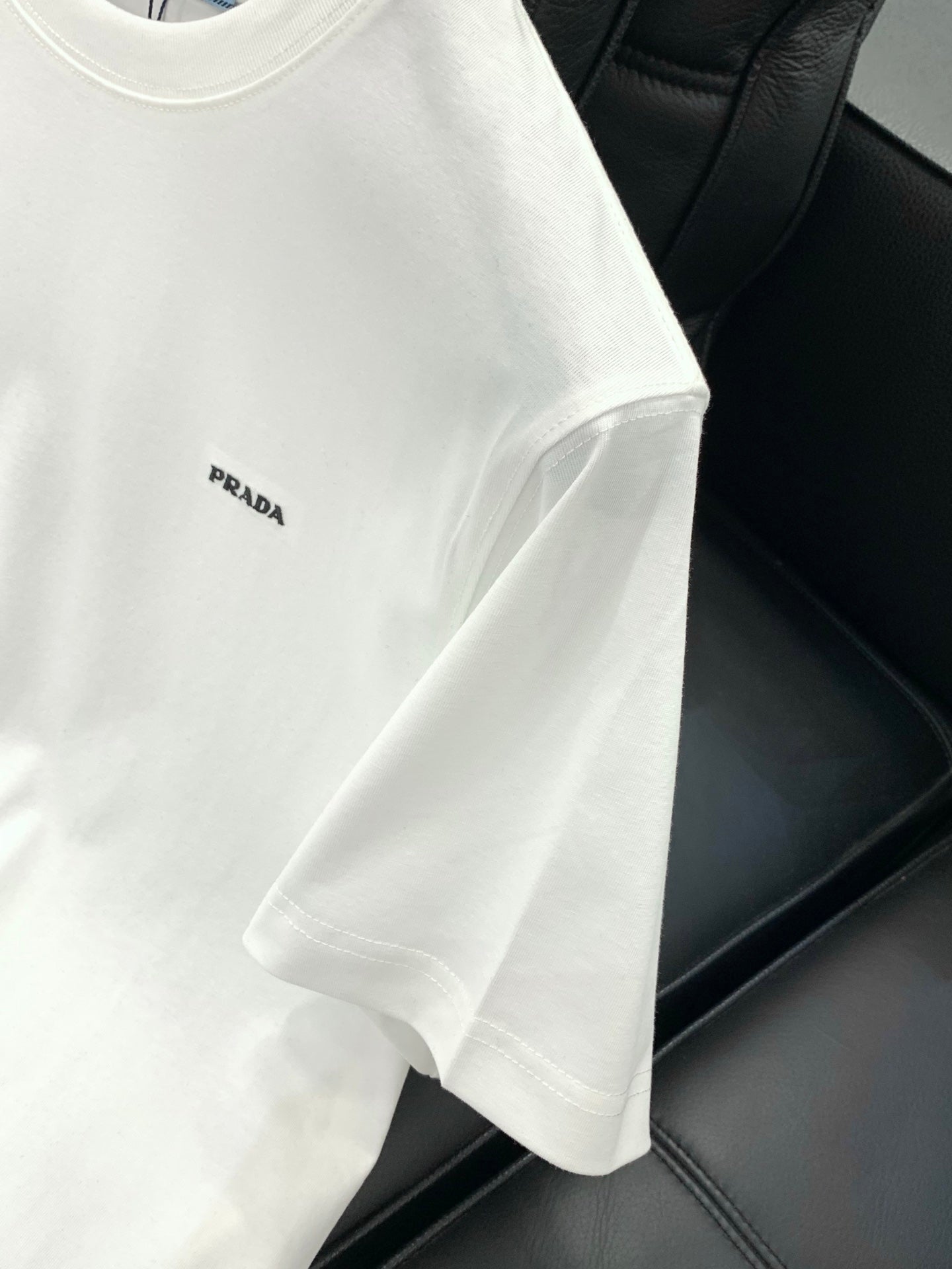 PRADA 26S T-SHIRT STYLE 825